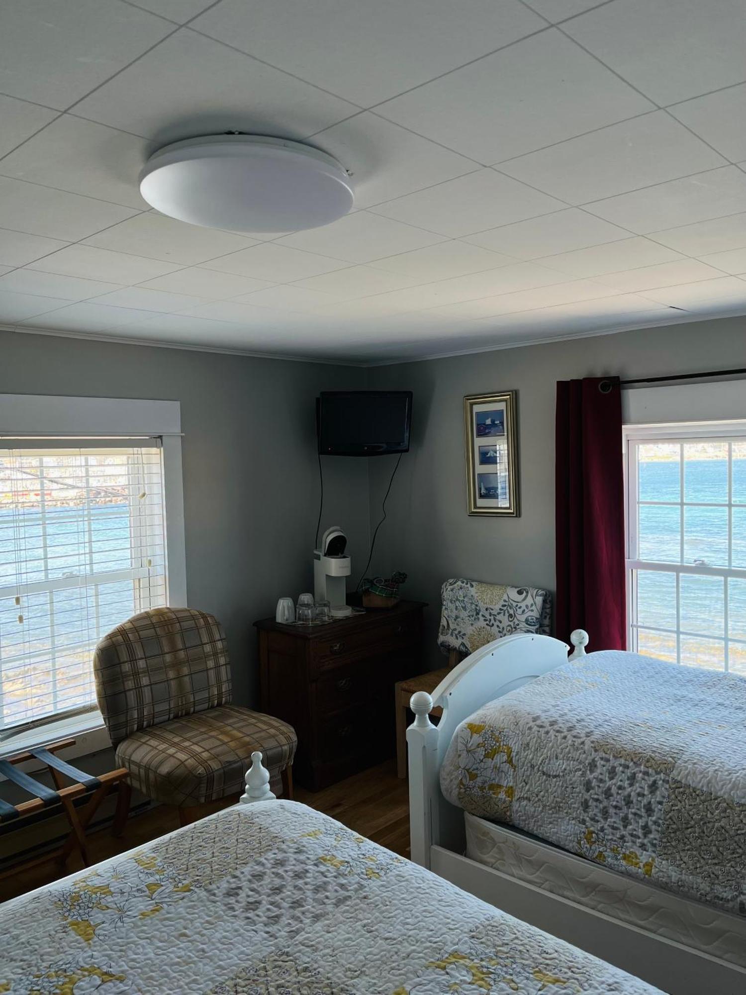 Toulinguet Inn - Suites Twillingate Exterior foto